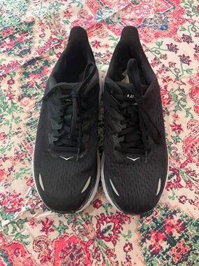 Women’s Hoka One One Clifton 8 Running Shoes sz 9.5